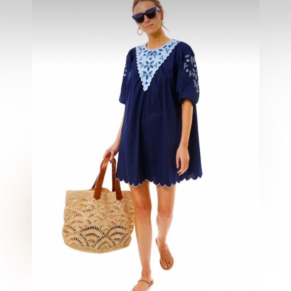 Tuckernuck Pomander Place Navy Georgie embroidered puff sleeve dress size XS